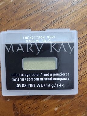 New in packaging! Mary Kay Lime green mineral powder eye color